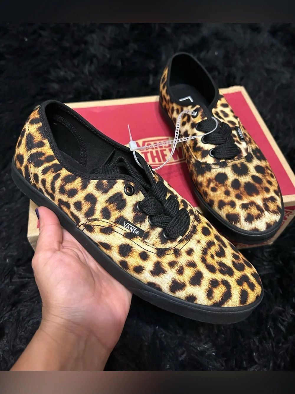 VANS animal print leopard lace up shoes sneakers women’s 7.5 new